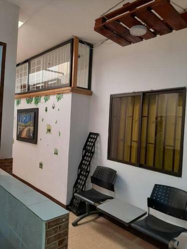 Apartamento Comodo Duplex, Cerca A Todo En Boston- Remodelado