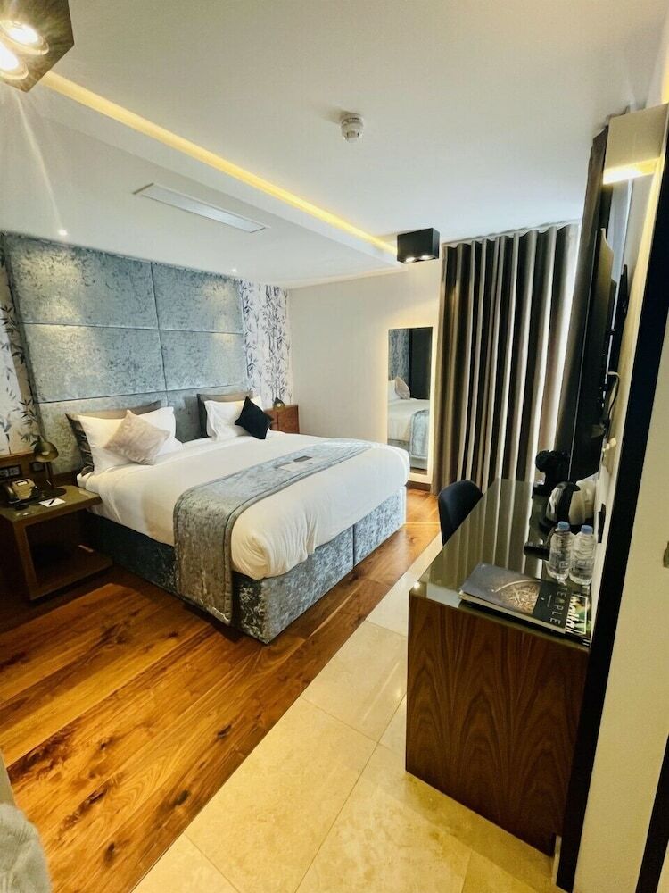 Hotel The Village Boutique And Spa