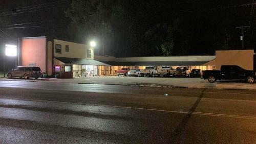 Relax Inn Motel Kountze