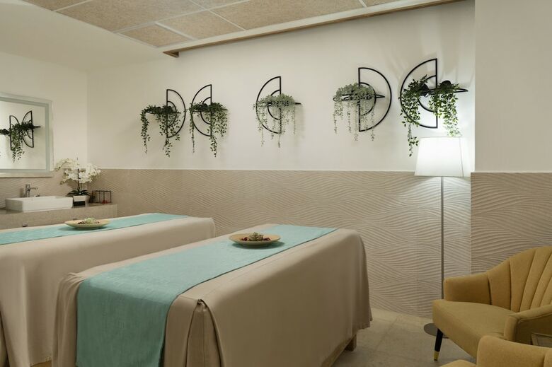 Hotel Serenade All Suites - Adults Only Resort