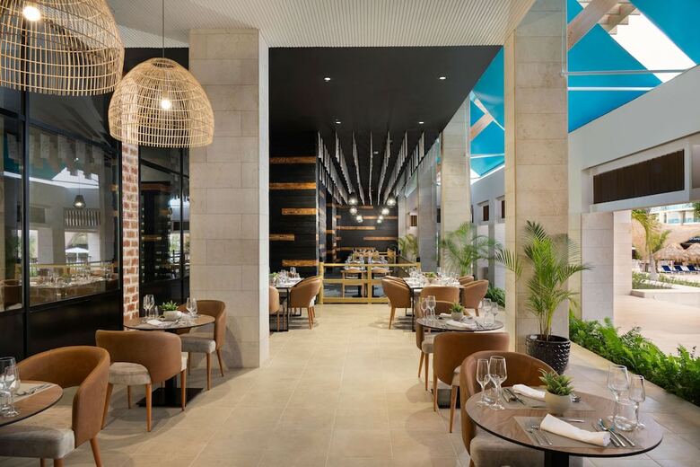 Hotel Serenade All Suites - Adults Only Resort