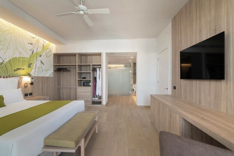 Hotel Serenade All Suites - Adults Only Resort