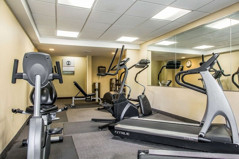 Clarion Hotel & Suites Hamden