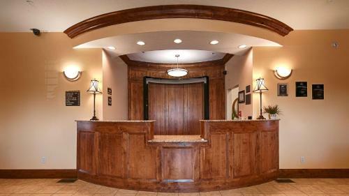 Best Western Plus Landmark Hotel