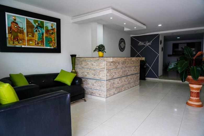 Hotel Jiisot Camarones Inn