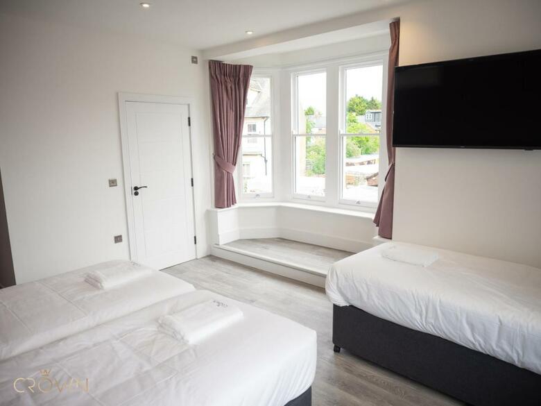 Crown Hotel