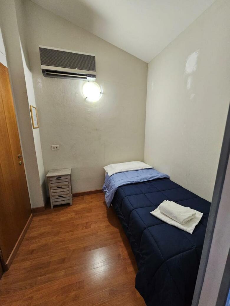 Hotel Holiday