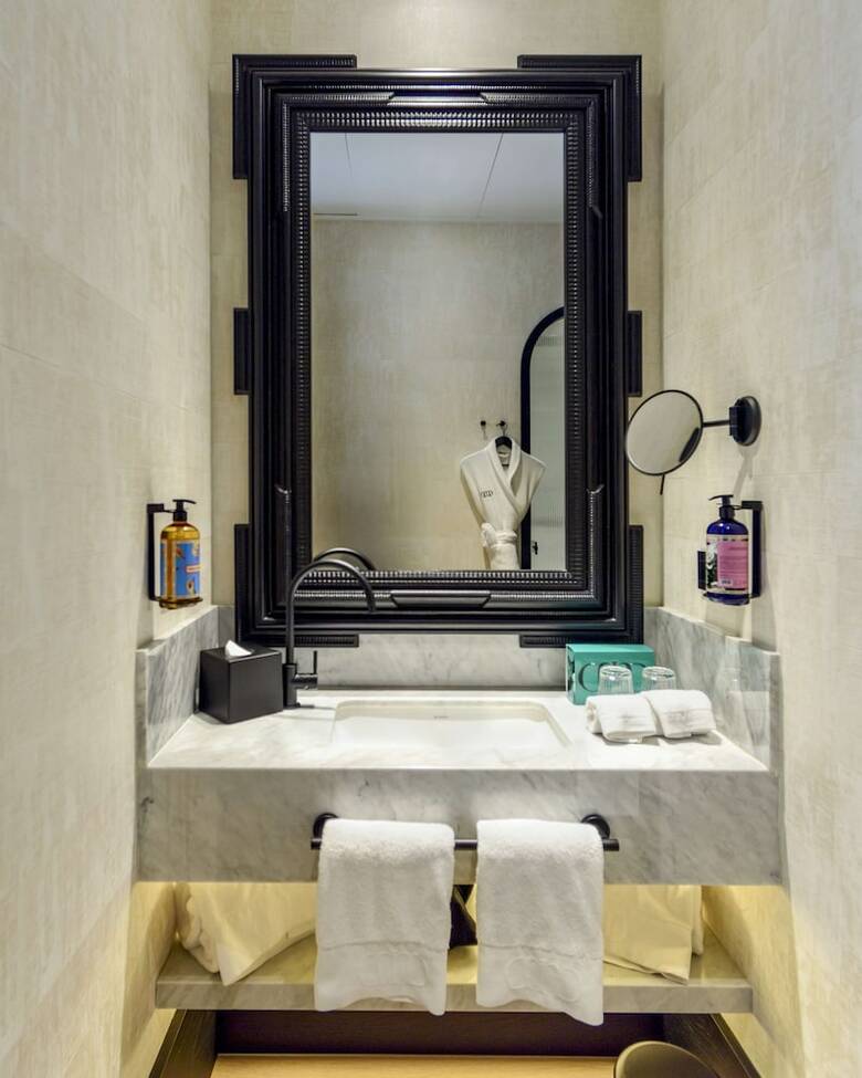 Hotel Montera Madrid, Curio Collection By Hilton