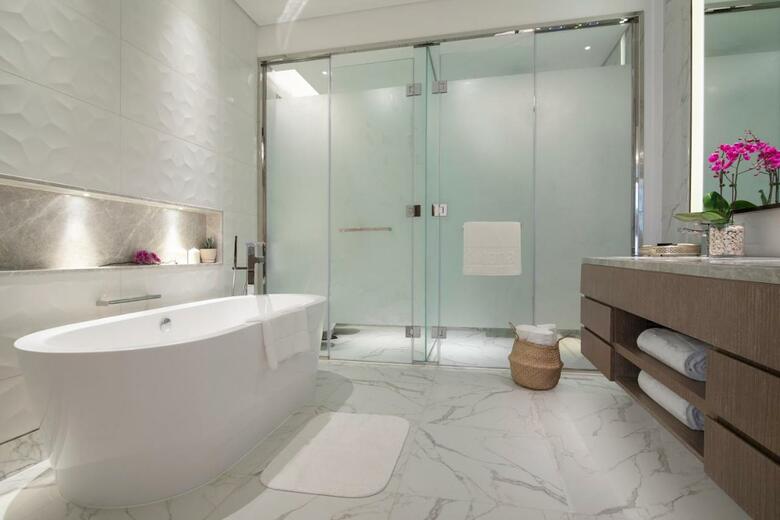 Al Jaddaf Rotana Suite Hotel