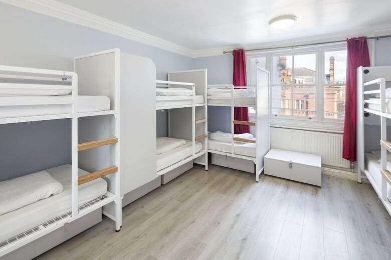 Hostal Astor Hyde Park Hostel - Adults Only