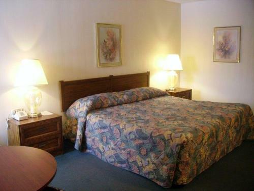 Red Carpet Inn Fanta Suites Hotel