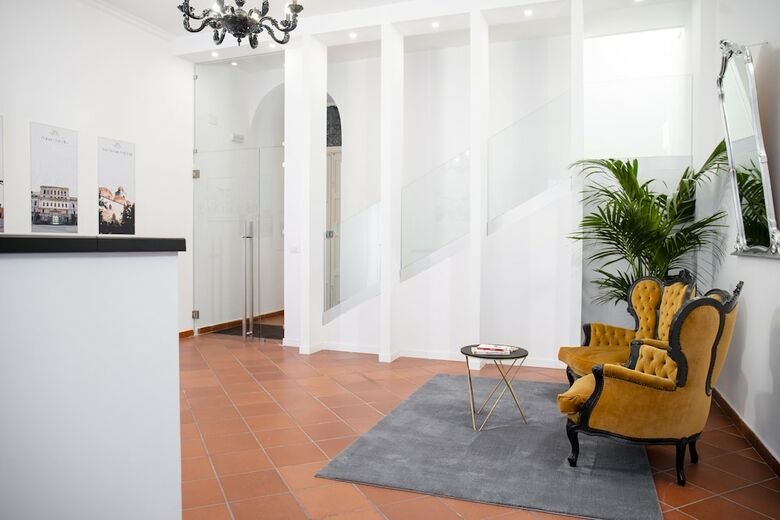 Ballar� Hotel