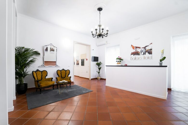 Ballar� Hotel
