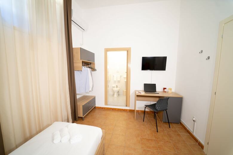 Ballar� Hotel