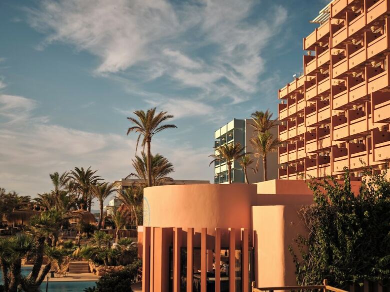Bikini Island & Mountain Hotel Es Trenc ? Adults Only