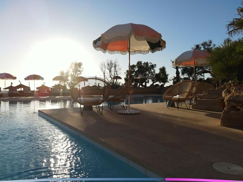 Bikini Island & Mountain Hotel Es Trenc ? Adults Only