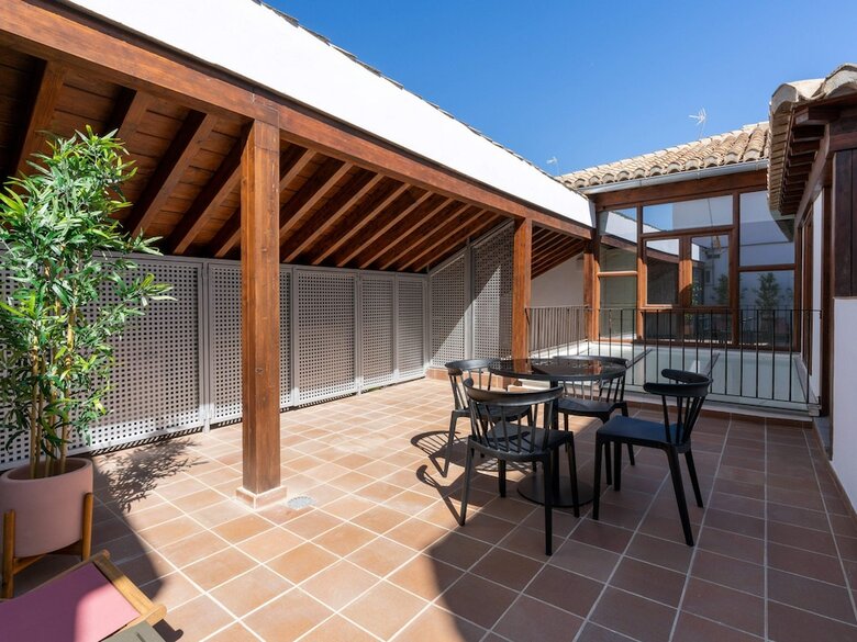 Aparthotel Limehome Granada Calle Mirasol