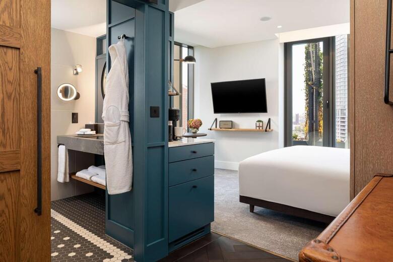 Hotel The Gantry London, Curio Collection By Hilton
