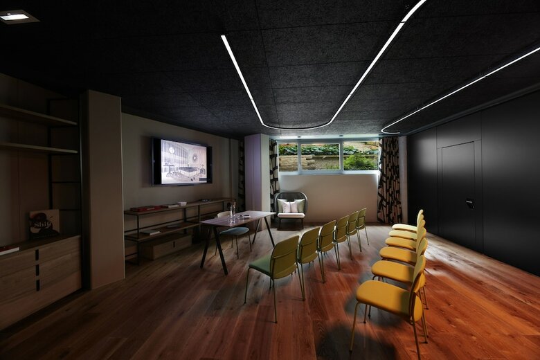 Hotel Drawing House