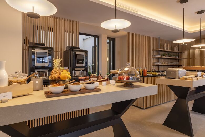 Hotel H�tel Est�