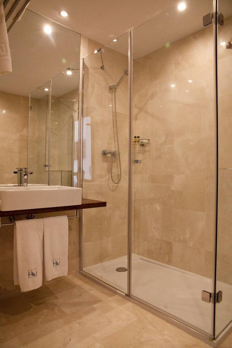 May Ramblas Hotel