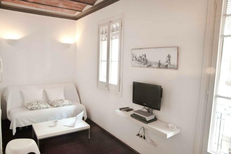 Barceloneta Suites Apartments Beach