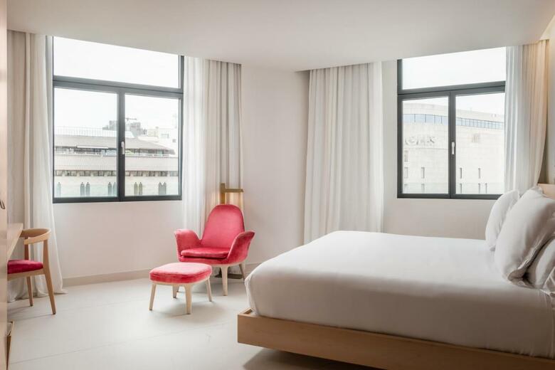 45 Times Barcelona Hotel
