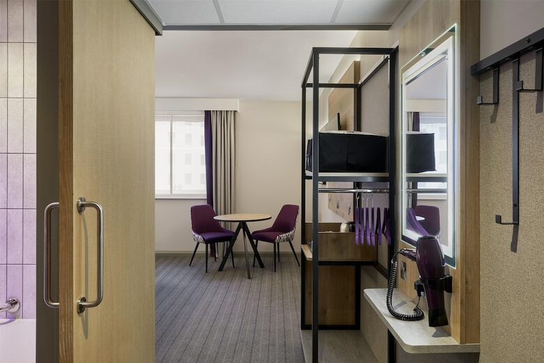 Hotel Premier Inn Warrington Central North