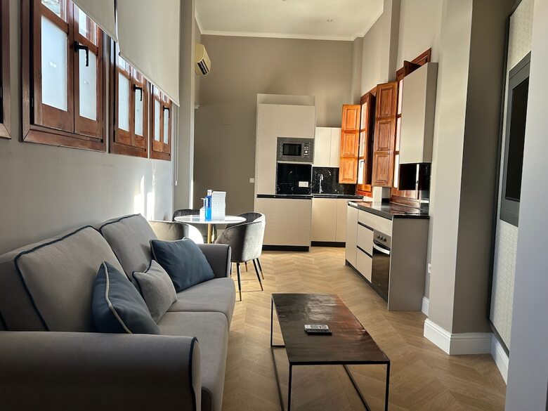 Apartamentos Bibo Suites Palacio De P�rtago