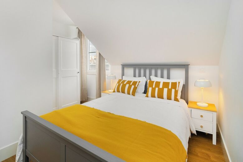 Modern Lisbon Apartments By Soulplaces