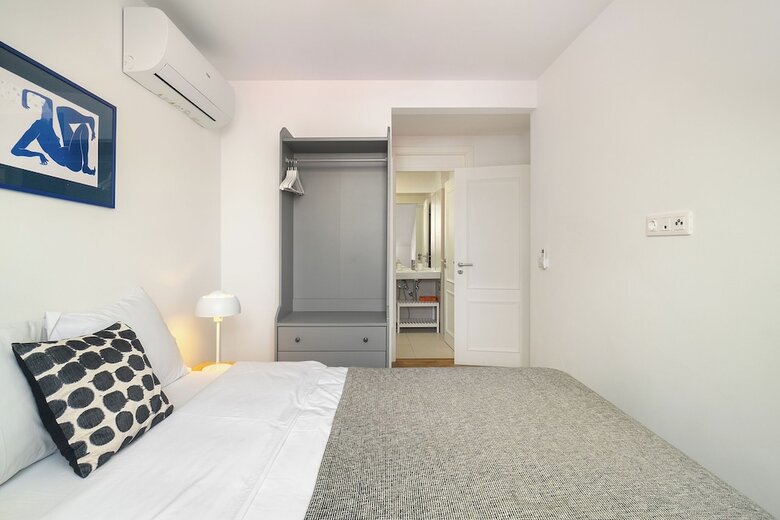 Modern Lisbon Apartments By Soulplaces
