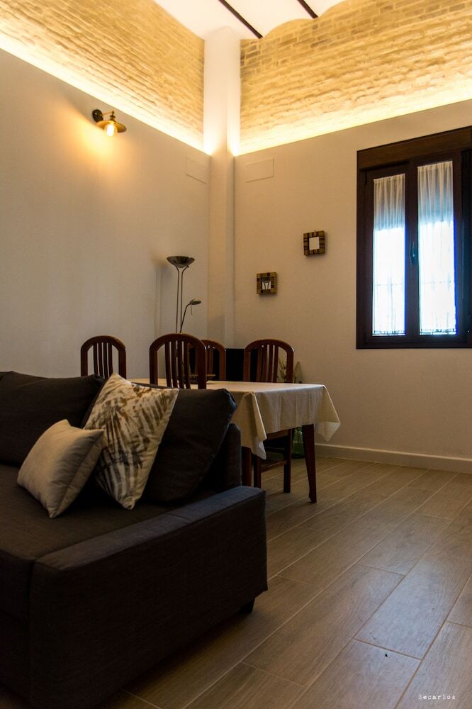 Apartamentos Miraflores 58 Guest House