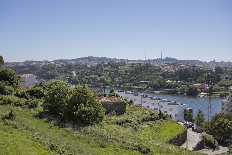 Liiiving - Luxury River View Apartment III