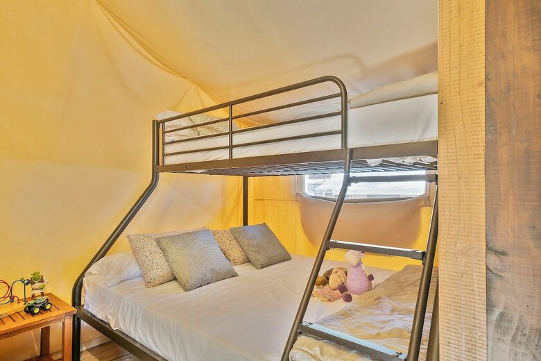 Camping Castell Montgr�