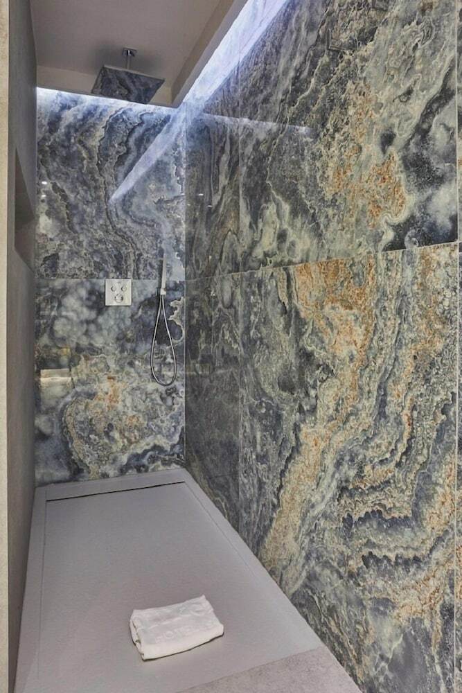 Silken Atlantis Suite ? Holiday Homes