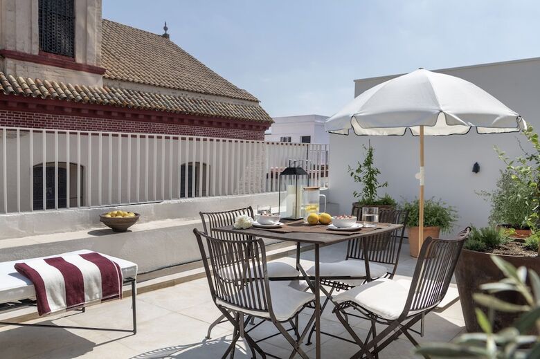 Aparthotel Ra�ces Alameda Casa Palacio