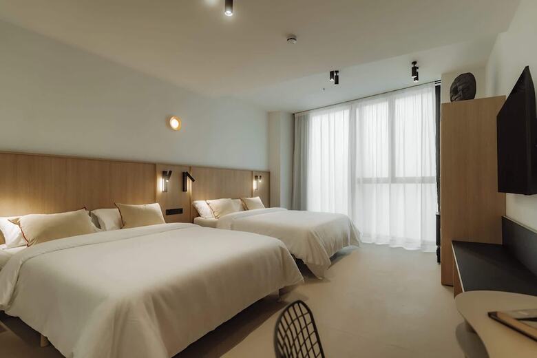 Hotel Design Suites By Olala Homes