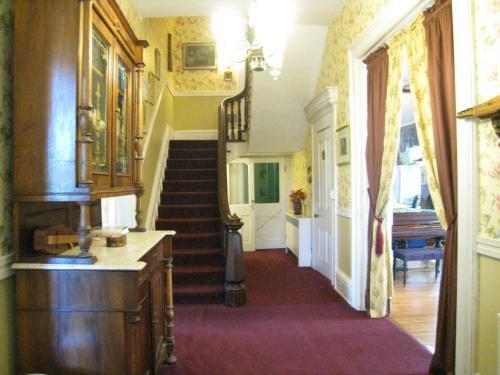 Allegheny Street Bed &amp; Breakfast