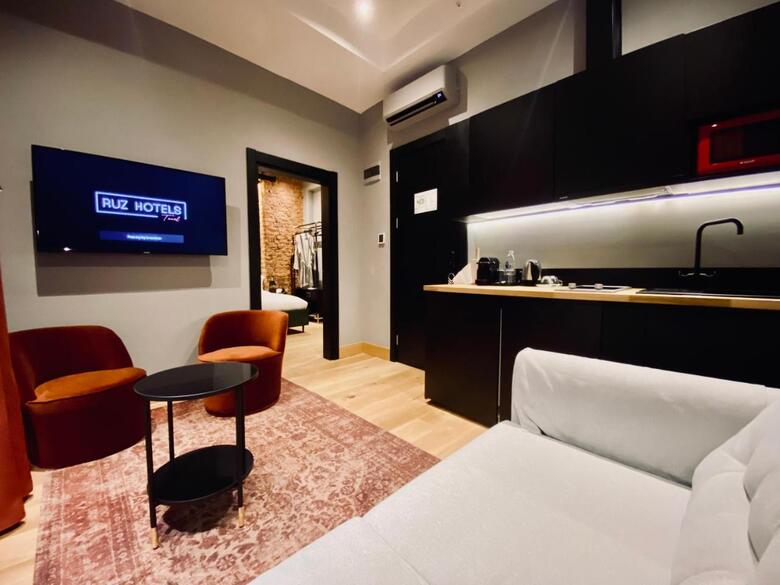 Ruz Hotels