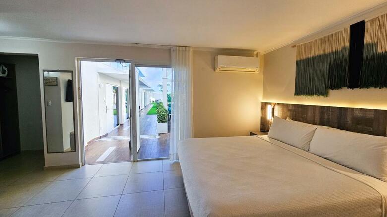 Aruba Boutique & Art Hotel - Adults Only
