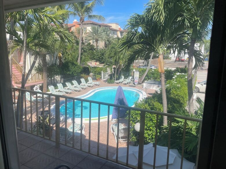 Hotel Shore Haven Resort Inn