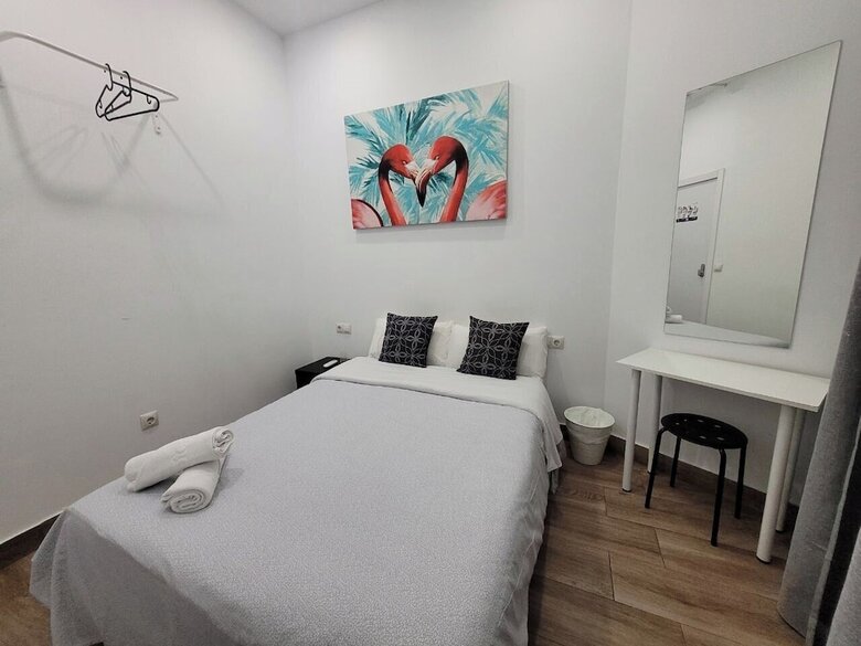Hotel Ayz Elcano - Auto Check-in Property
