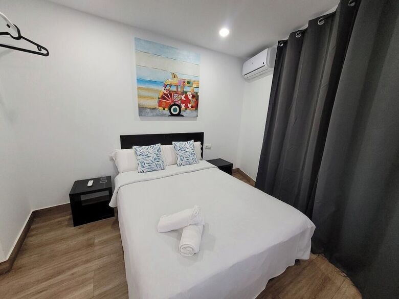Hotel Ayz Elcano - Auto Check-in Property
