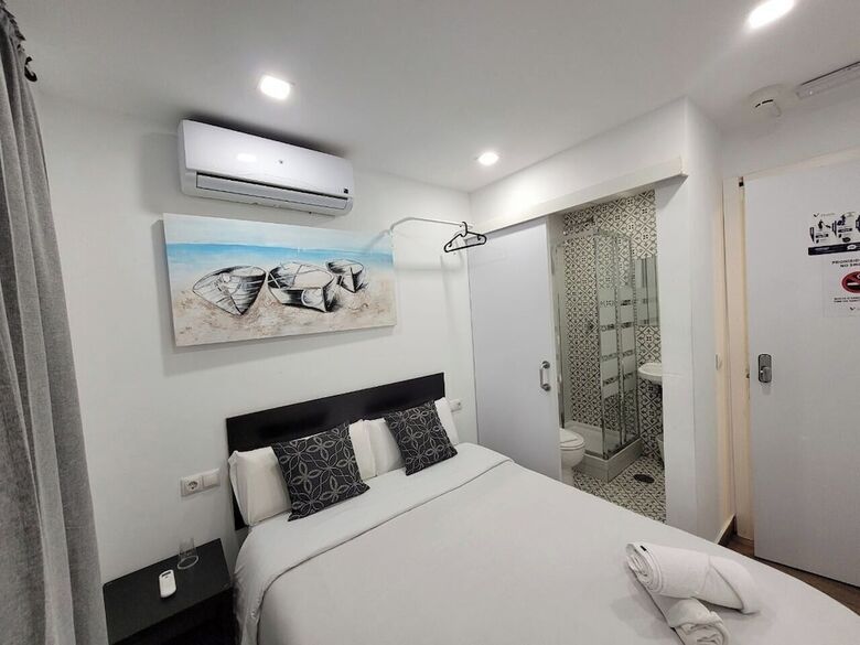 Hotel Ayz Elcano - Auto Check-in Property