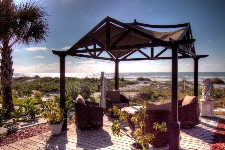 Aparthotel Sun N Fun Beachfront Vacation Rentals