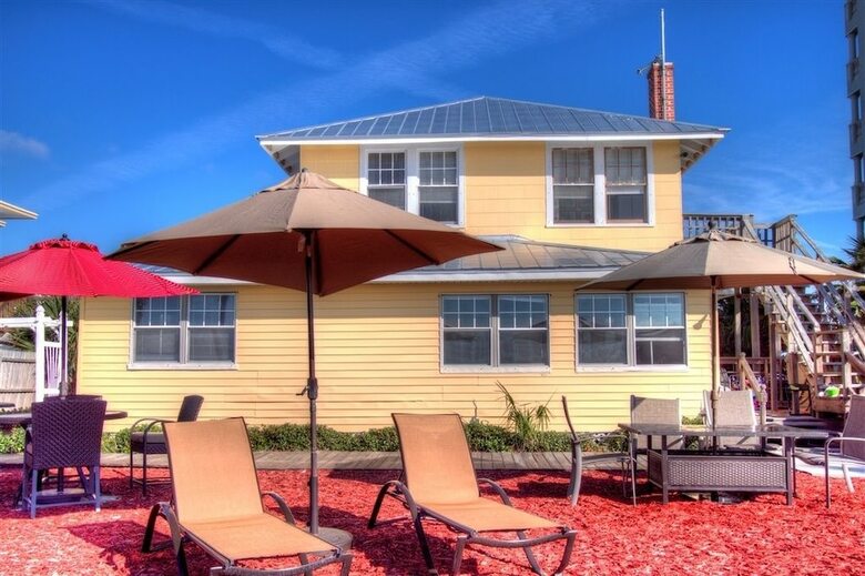 Aparthotel Sun N Fun Beachfront Vacation Rentals