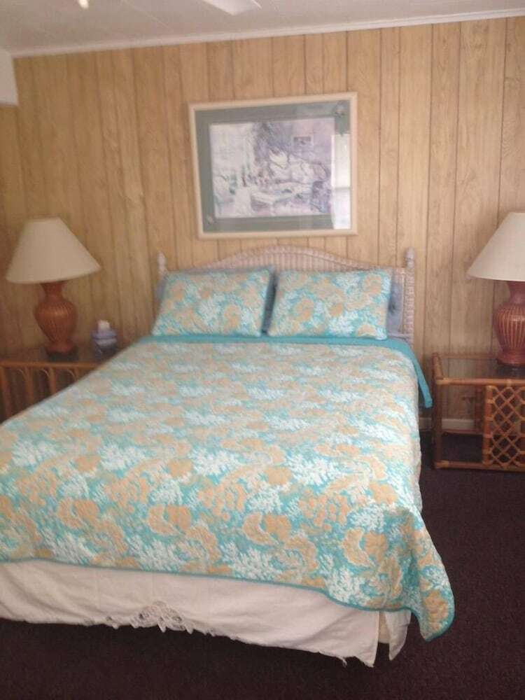 Aparthotel Sun N Fun Beachfront Vacation Rentals