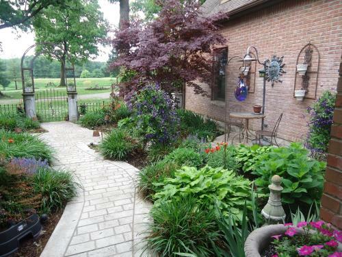 Shiloah Manor B&B And Event Center
