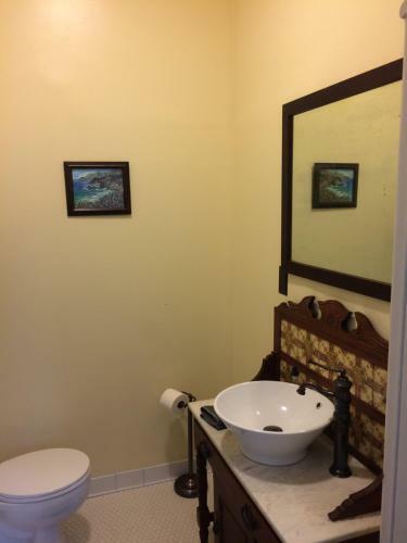 Grand Avenue Bed And Breakfast