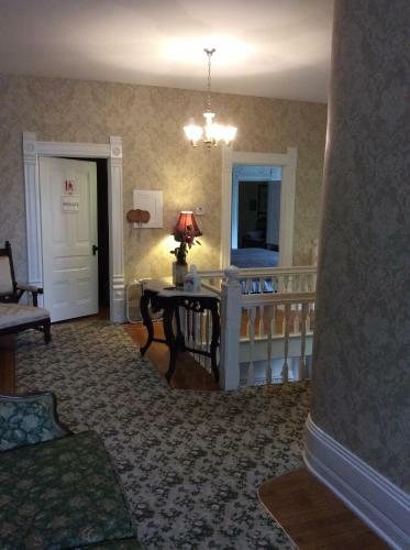 Grand Avenue Bed And Breakfast